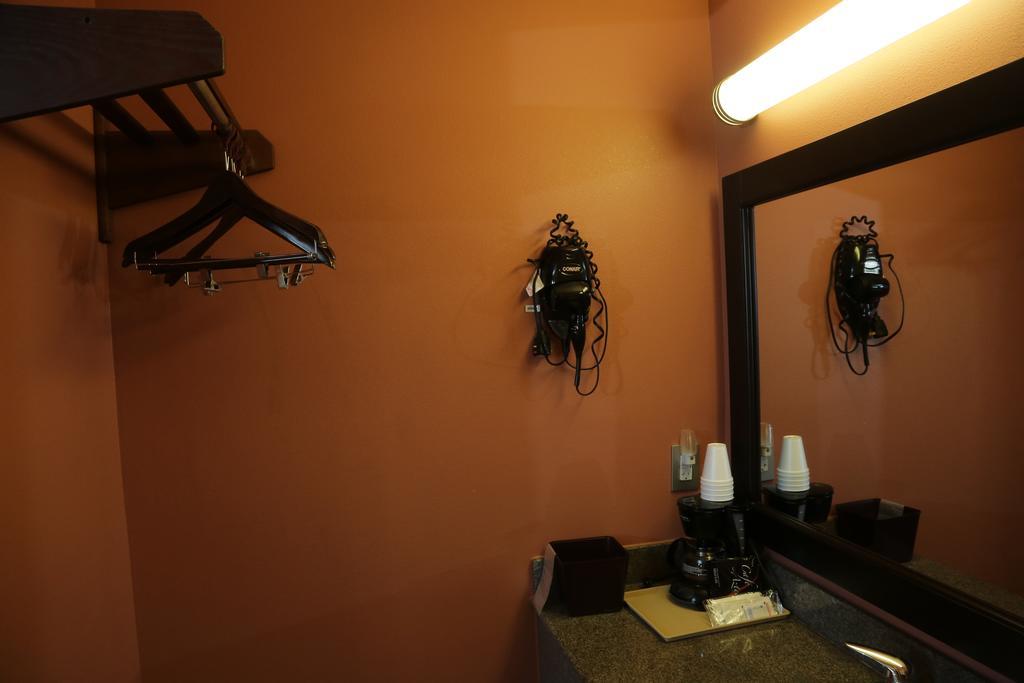 Theroff'S Motel Washington Extérieur photo